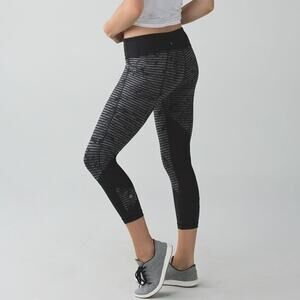 Lululemon Pace Rival Crop 22" Full-on Luxtreme Size 6 Stripe Play Slate Black